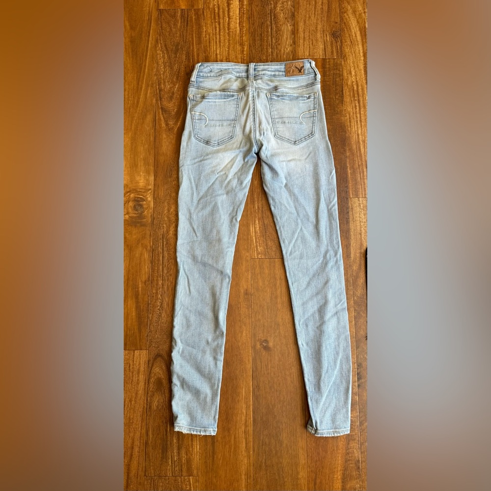 SIZE 2 LONG: American Eagle light washed jeans